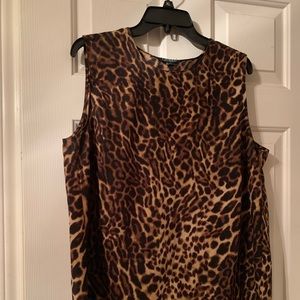 Leopard blouse that opens in the back
